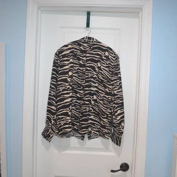 Rachel Zoe size Large long sleeve with zebra pattern blouse. - Picture 4 of 4